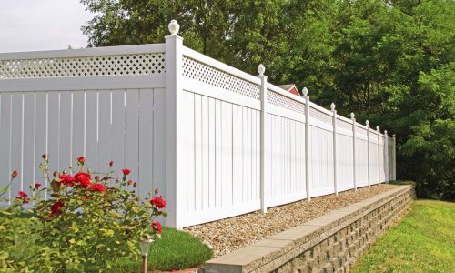 White-Vinyl-Fence-Gregory-Horne-175537176-56a4a1265f9b58b7d0d7e5ab